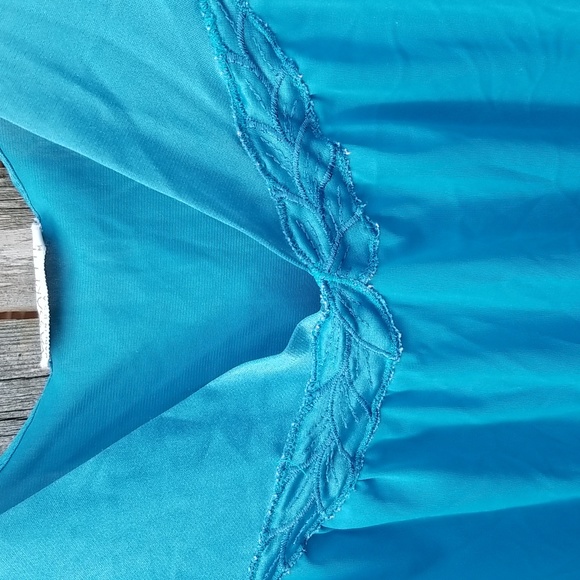 Vintage Vassarette Medium Appliqued Soft Nylon Gown - Picture 3 of 7